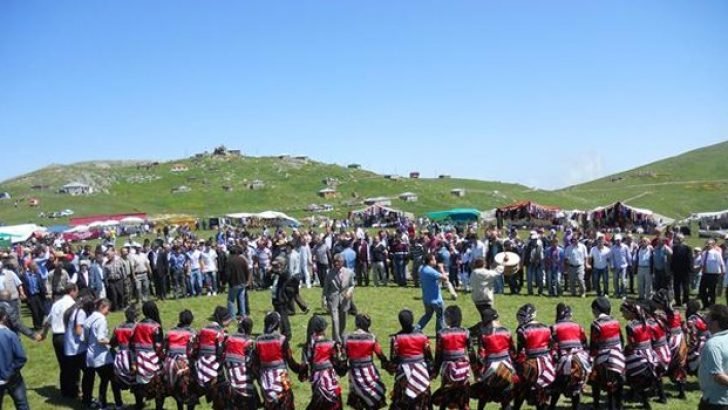 Trabzon Yayla Şenlikleri Geleneksel Yayla Aktiviitesi | Otel Dünyası